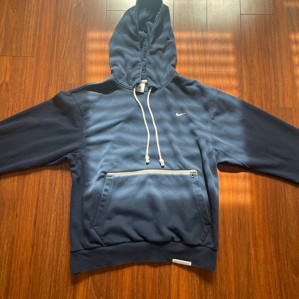 Men’s dri fit pull over basketball hoodie in navy. Size M. Never worn.
